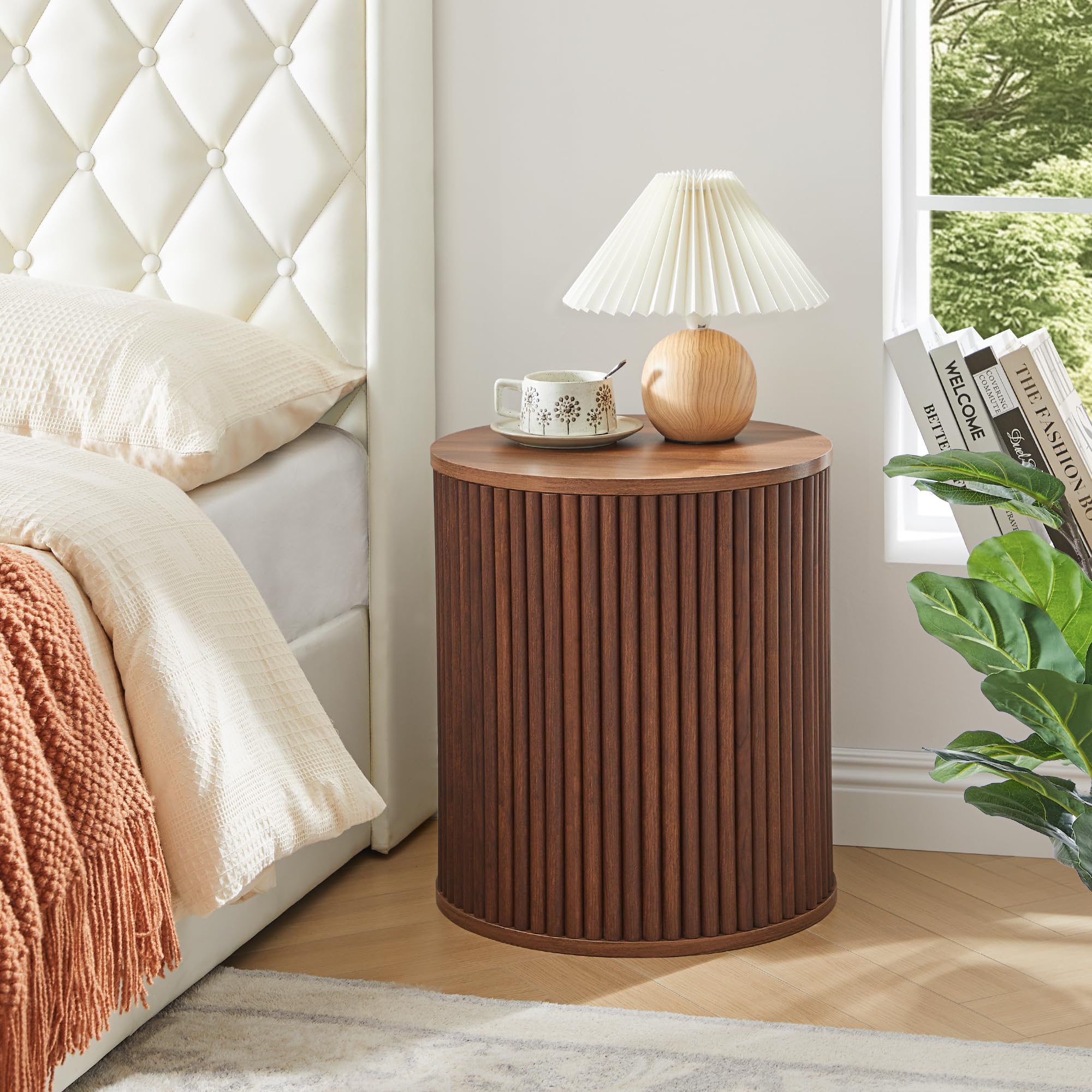 AVZEAR Small Round Side Table Fluted Night Stand Set of 2, Mid Century Modern End Table with Storage, Circle Bedside Tables Wood Nightstands for Small Spaces, Living Room, Bedroom (Black)